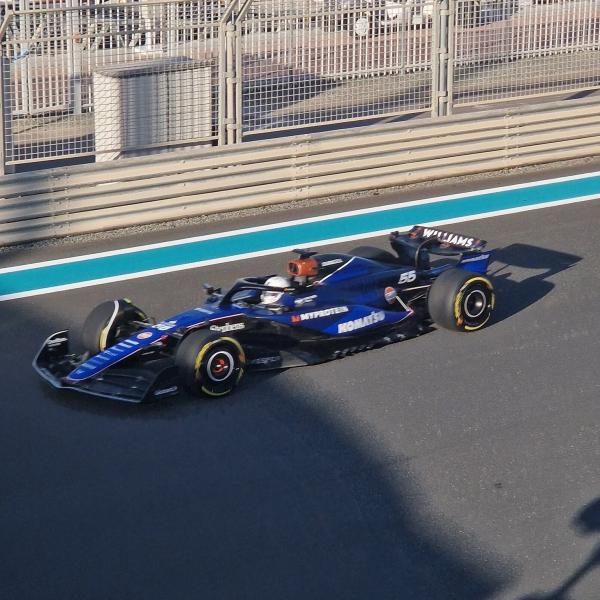 Сайнс дебютировал за &laquo;Уильямс&raquo; в рамках съемочного дня