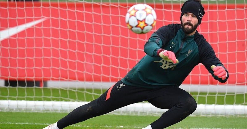 Жота и Алиссон тренировались в общей группе «Ливерпуля». Кьеза пропустил тренировку из-за болезни